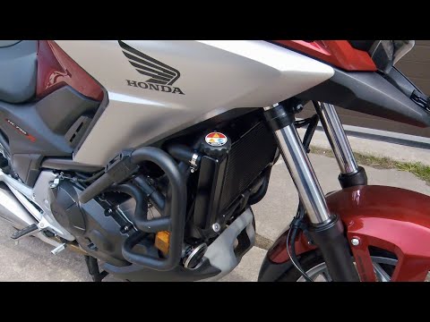 Видео: Honda NC750X (замена тормозной жидкости)часть1