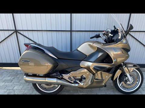 Видео: Обзор мотоцикла Honda Nt700v, 2006 год ,89262862924 с 10:00-20:00 по Мск (WhatsApp)