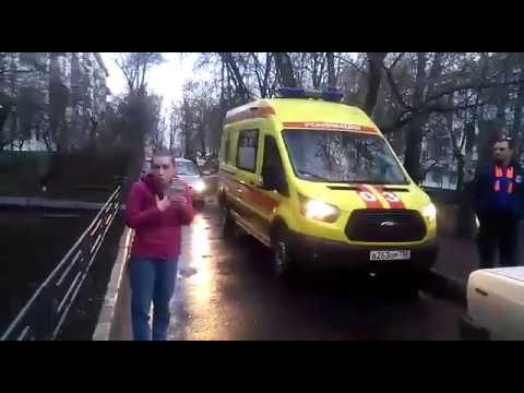 Видео: ЯЖЕМАТЬ требует, чтобы СКОРАЯ её пропустила