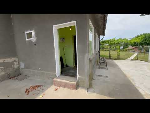 Видео: Реновирана къща с къща за гости, озеленен двор и басейн – гр. Долни Дъбник