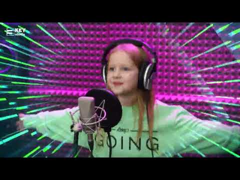 Видео: Ира Зеленова - Умка (Милана Хаметова cover)