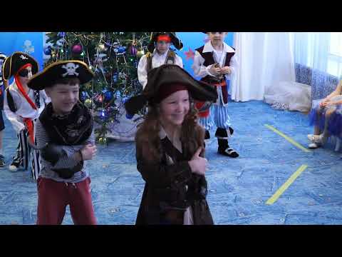 Видео: Детский сад Spanga. Новый год 2022. Группа Буратино.