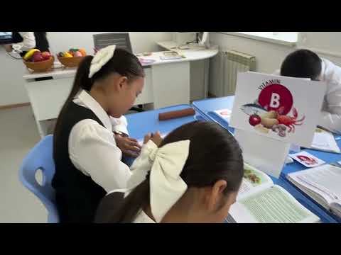 Видео: 8 сынып. Биология. Кадірова Назерке. Дәрумендер маңызы. Суда еритін және майда еритін дәрумендер