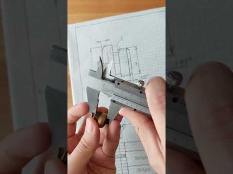 Видео: Заглушка (эскизы деталей сборочной единицы)
