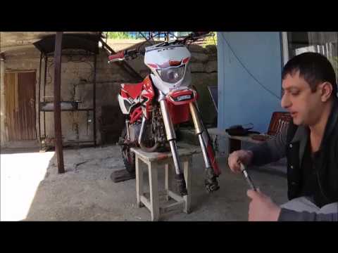 Видео: Замена сальников передней вилки KAYO 140