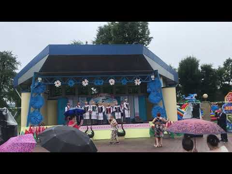 Видео: "Хорошо сидим" - народный ансамбль народной песни "Жывіца"