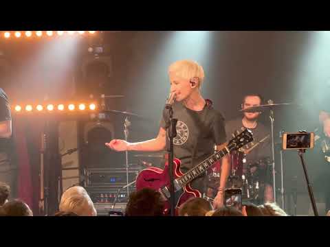 Видео: Диана Арбенина. Ночные снайперы. 21.11.2022. Москва. 16 тонн. 9 часть