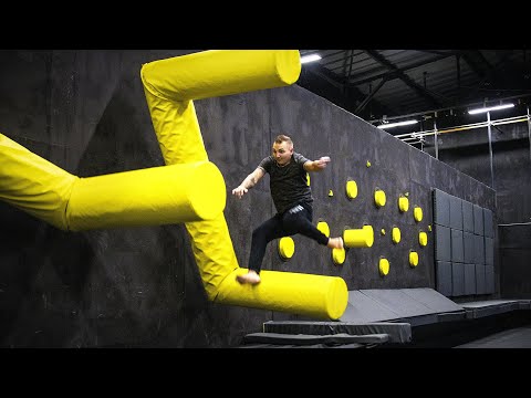 Видео: Проходим ПОЛОСУ ПРЕПЯТСТВИЙ на НАКАЗАНИЕ! БАТУТНАЯ БИТВА🔥