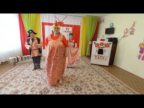 Видео: Театральная постановка сказки Курочка Ряба на новый лад