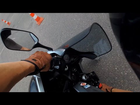 Видео: В мотошколу на Хонде VFR 1200. Часть 2. Мотошкола Неваляшка.