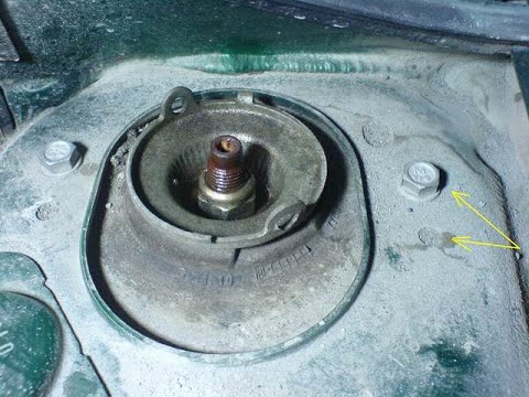 Видео: Замена стоек и установка проставок на Рено