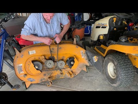 Видео: Замена масла и работы на палубе Cub Cadet LT1042 — ВСЕ ОБЪЯСНЯЕТ!