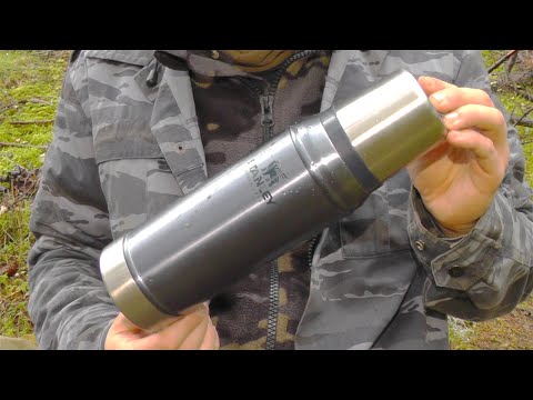Видео: Термос Stanley Legendary Classic на 0,75 л. + тест: нужно ли всегда накручивать крышку-кружку сверху