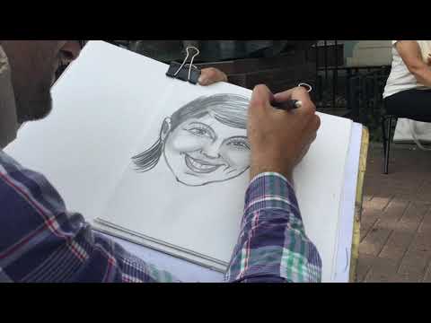 Видео: Прогулка по Москве. Старый Арбат. Художник рисует шарж бабушки Оли. 2020 год.
