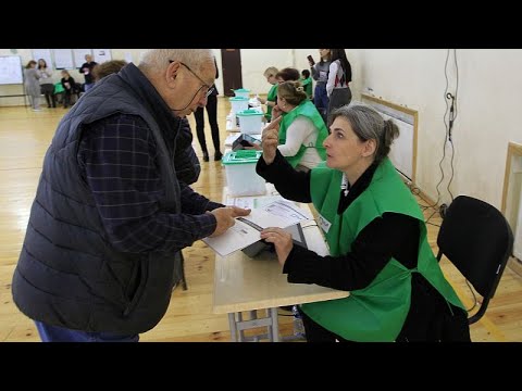 Видео: Высокая явка на "судьбоносных" парламентских выборах в Грузии…