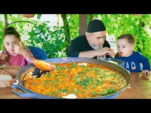 Видео: МЕНЕМЕН: традиционное турецкое блюдо на завтрак, которое быстрое, простое и такое вкусное!