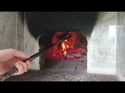 Видео: Топлю русскую печь , готовлю обед .