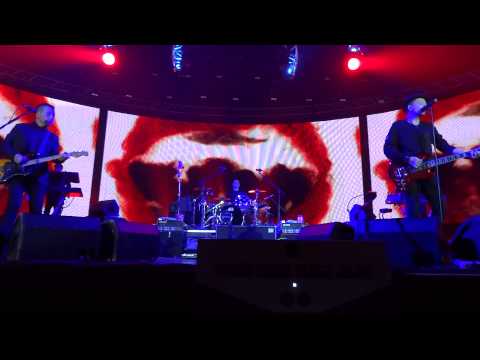 Видео: Агата Кристи - Щекотно (Санкт-Петербург, Ледовый Дворец, 14.02.2015