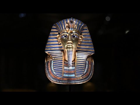 Видео: Садыр Жапаров посетил Большой Египетский музей