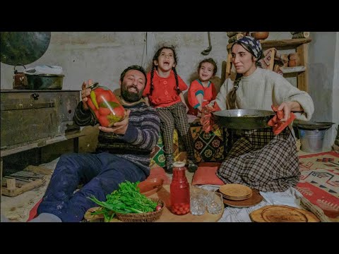 Видео: Двухчасовое виртуальное путешествие в горы | Тихая загородная жизнь молодой семьи — ПОД ЛЁГКИМ СНЕГО