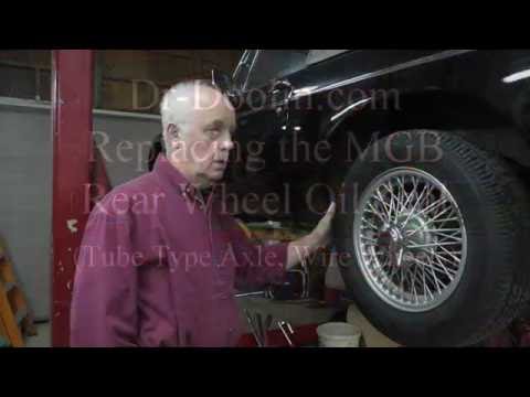 Видео: Dr-Doolin MGB, замена сальника заднего моста, трубчатая ось