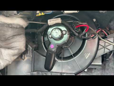 Видео: polo sedan печка работает только в 4 положении / поло седан