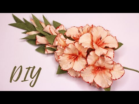 Видео: Гладиолусы из гофрированной бумаги / Цветы из бумаги /  DIY Gladiolus from crep paper