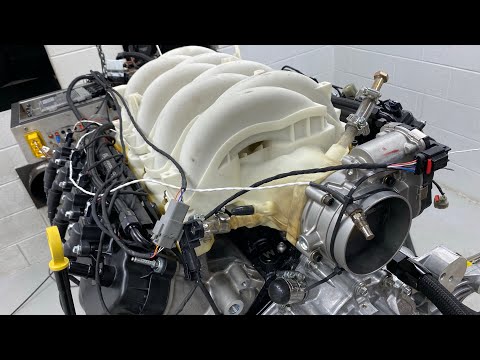 Видео: Протестирован низкопрофильный впускной двигатель Ford Performance Godzilla 7.3L | Сколько лошадин...