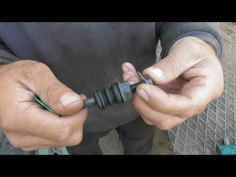 Видео: замена направляющей суппорта ваз