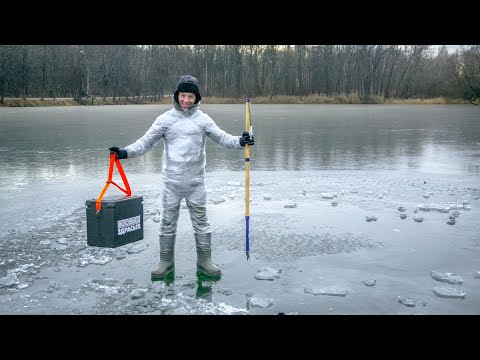 Видео: Костюм из ПЛЕНКИ для зимней рыбалки! ПЕРВЫЙ ЛЁД 2020 на беговых лыжах!