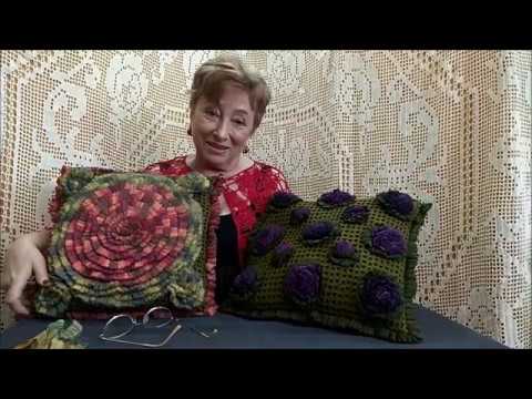 Видео: Вязаные подушки из трикотажной тесьмы. Мастер-класс по вязанию крючком от О. С. Литвиной.