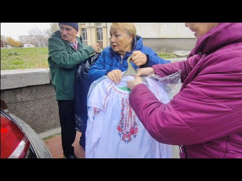 Видео: Артисты выгружаются .Еще успели скупиться.