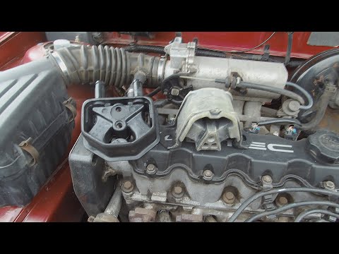 Видео: Заменил подушки (опоры) двигателя на Daewoo Lanos.