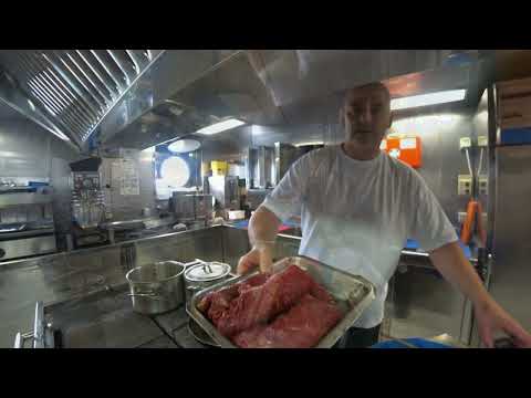 Видео: Крем-суп из брокколи. Рулетики из говядины