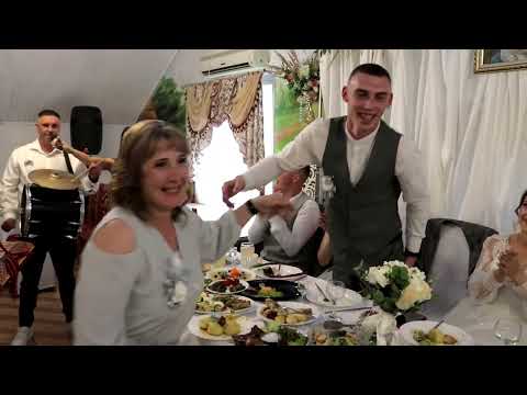 Видео: 😘😍Гірко молодим.Гіркая вода. Дружби і дружки цілуються.