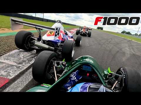 Видео: БЕЗУМНАЯ битва! Гонка F1000 на борту — взгляд гонщика в Снеттертоне