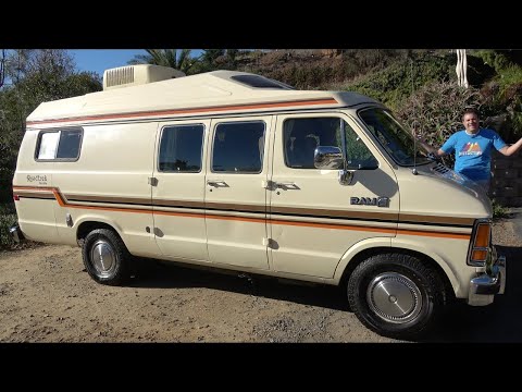 Видео: Кемпер Dodge 1987 года - это удивительный реликтовый дом на колёсах из 80х