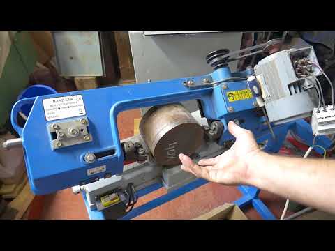 Видео: Как пилить на ленточной пиле большие болванки кругляка? Реально! Брать и пилить!