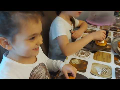 Видео: Мой первый видео/ Сырники для внучек/ Моя кофемашина