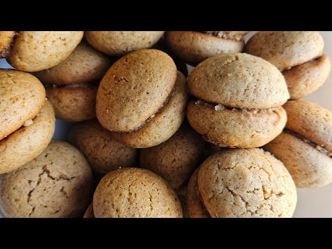 Видео: Меденки с орехов пълнеж.Honey cookies with  walnut filling.