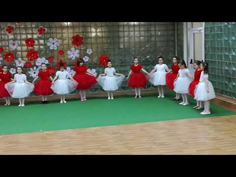 Видео: Честита Баба Марта от ДГ №7 "Светулка" - 2
