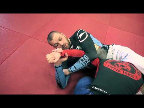 Видео: Drill BJJ их использование.Обратный треугольник ногами.