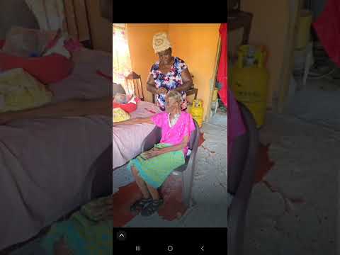 Видео: Визит к бабушке Корнуолл