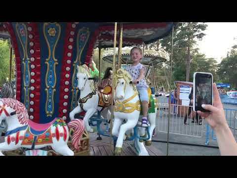Видео: Парк Гагарина Челябинск / катаюсь на каруселях
