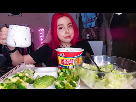 Видео: Лапша б/п ,овощной салат и брокколи с авокадо мукбанг/еда на камеру mukbang