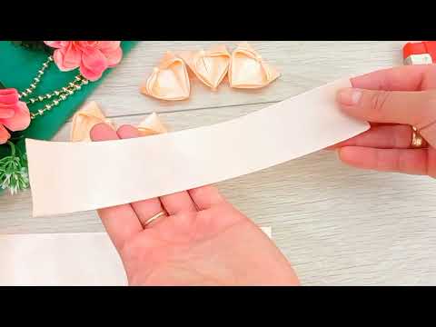 Видео: DIY 🎀 Делаем оригинальные, стильные бантики 🎀Preciosos lazos de rosa de cinta de raso