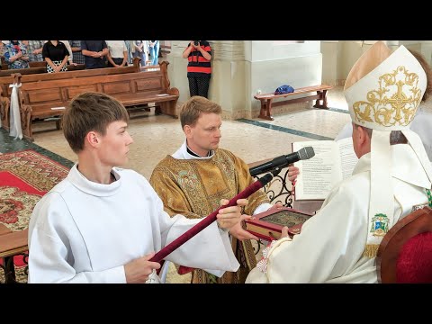 Видео: У Мінску пасвячэнне дыяканату прыняў магістр тэалогіі Аляксандр Шыманскі