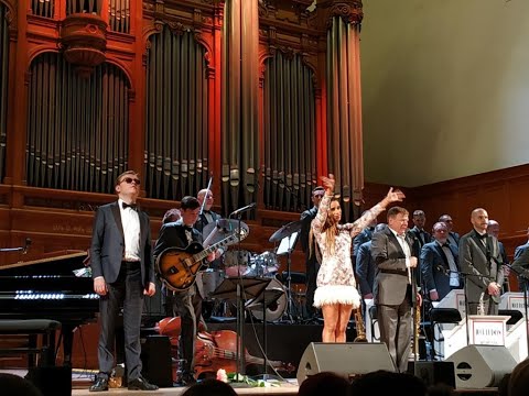 Видео: Попурри: песни разных стран. Исполняют Фантине и Олег Аккуратов