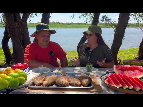 Видео: Готовим Вкусный Ужин - Жареная Рыба На Огромной Сковороде На Костре!