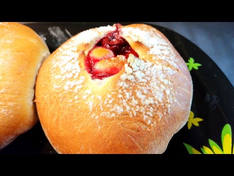 Видео: Удивительно ПРОСТОЙ РЕЦЕПТ! Нежные ПУХОВЫЕ Булочки на СЫВОРОТКЕ/Сдобные булочки с Вишней